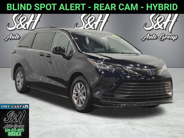 2022 Toyota Sienna LE FWD photo