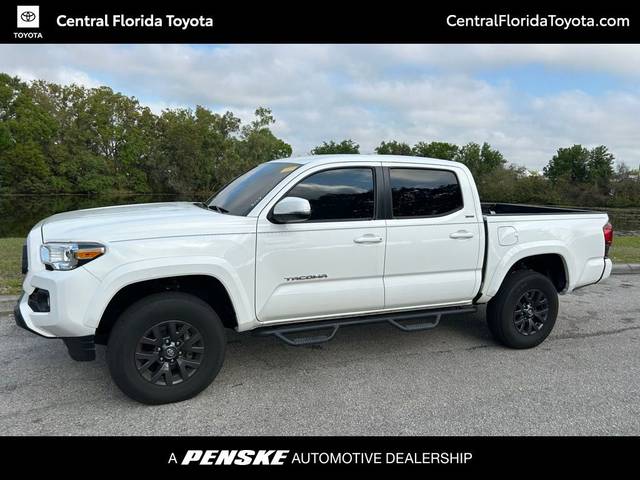 2022 Toyota Tacoma SR5 4WD photo
