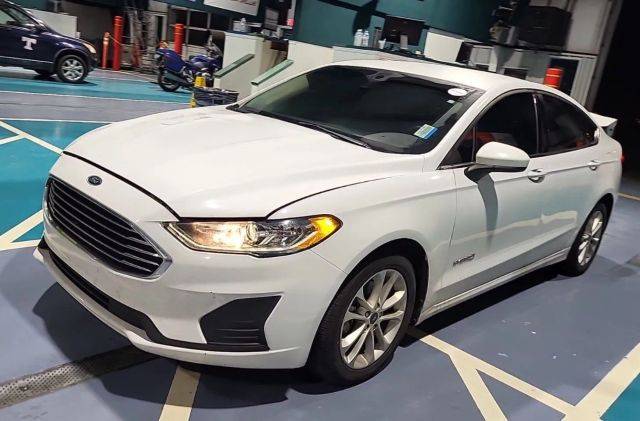 2019 Ford Fusion SE FWD photo