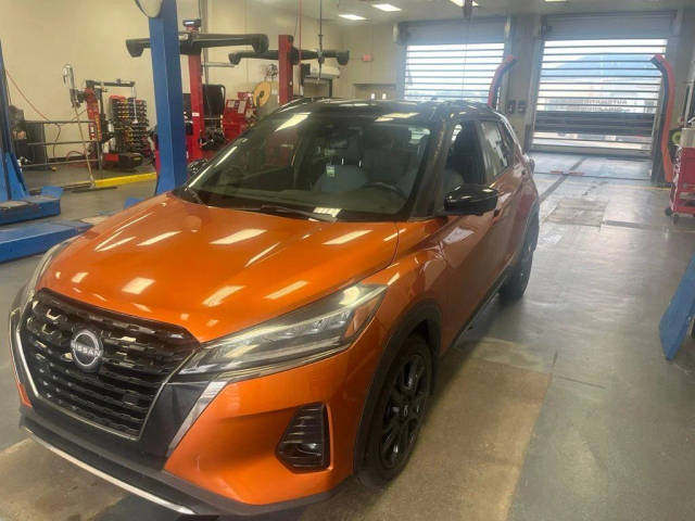 2022 Nissan Kicks SR FWD photo