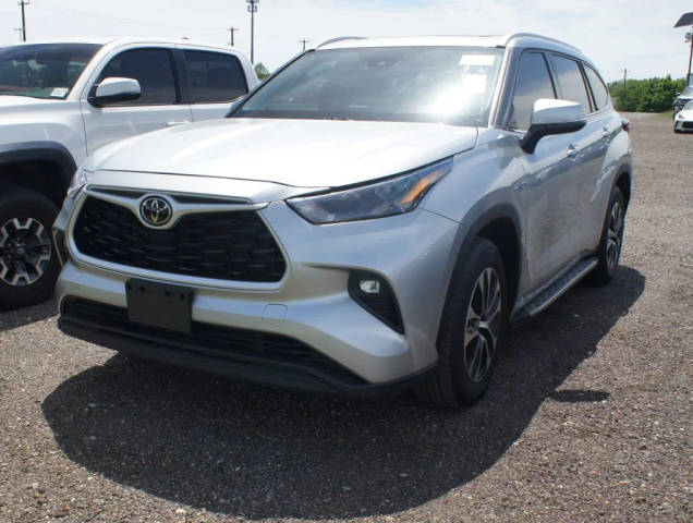 2022 Toyota Highlander XLE FWD photo