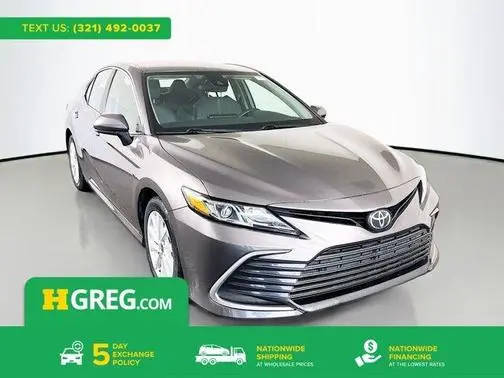 2022 Toyota Camry LE FWD photo