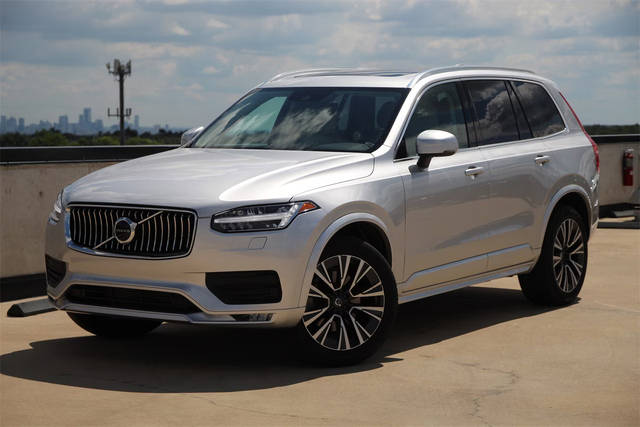 2022 Volvo XC90 Momentum AWD photo