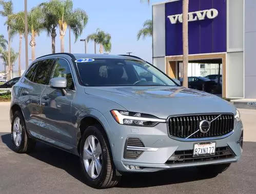 2022 Volvo XC60 Momentum FWD photo