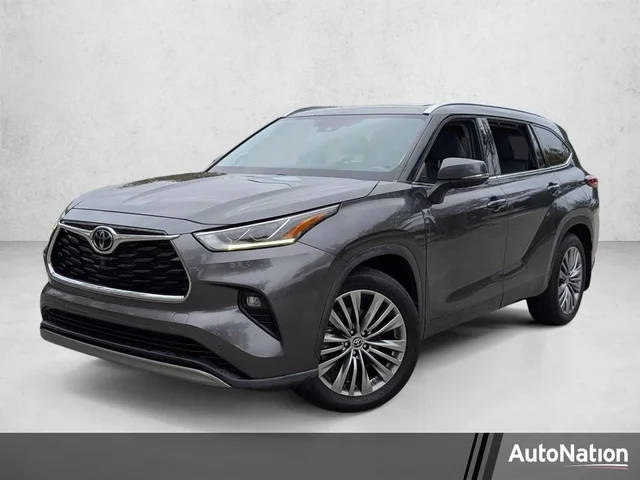 2022 Toyota Highlander Platinum AWD photo