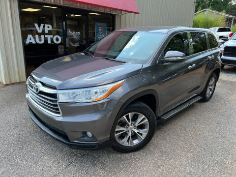 2015 Toyota Highlander LE Plus FWD photo