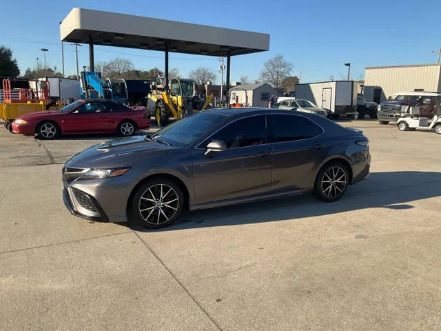 2022 Toyota Camry SE FWD photo