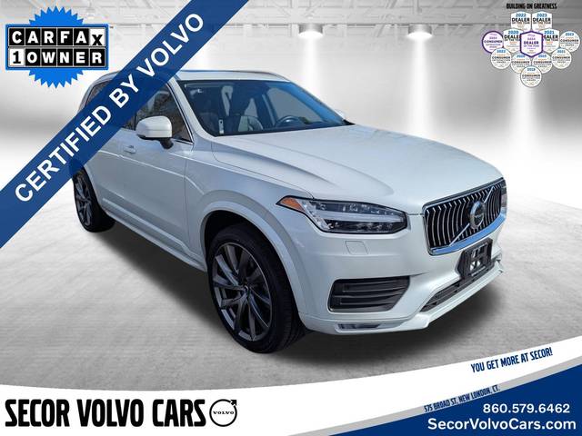 2022 Volvo XC90 Momentum AWD photo