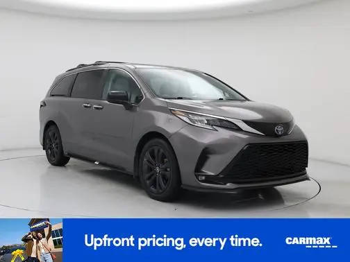2022 Toyota Sienna XSE FWD photo