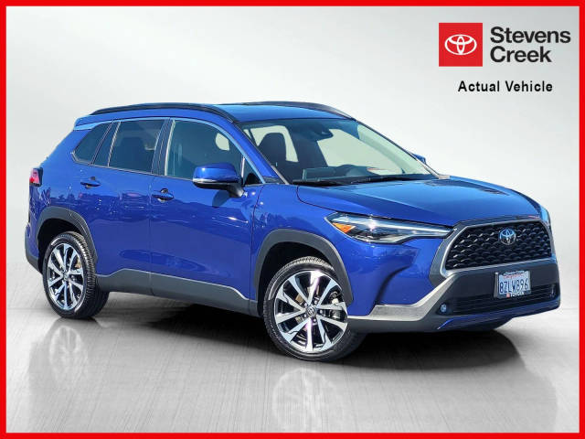 2022 Toyota Corolla Cross XLE AWD photo