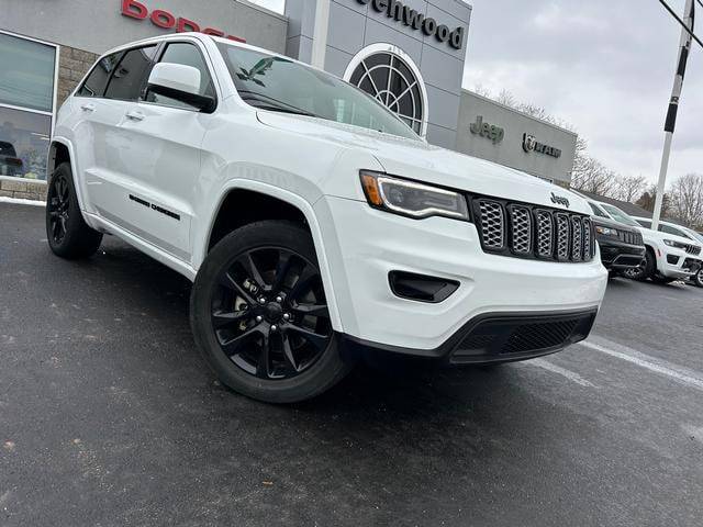 2022 Jeep Grand Cherokee Laredo X 4WD photo