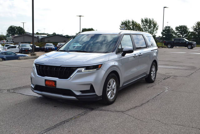 2022 Kia Carnival LXS FWD photo