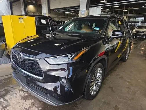 2022 Toyota Highlander Platinum AWD photo