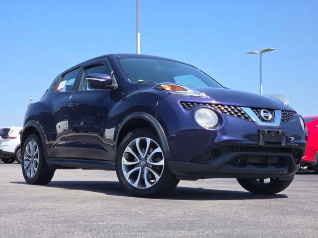 2015 Nissan Juke S FWD photo