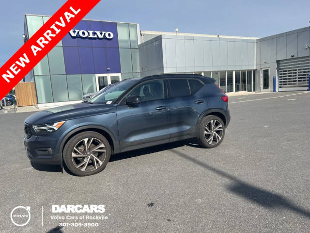 2022 Volvo XC40 R-Design AWD photo