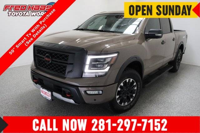 2022 Nissan Titan PRO-4X 4WD photo