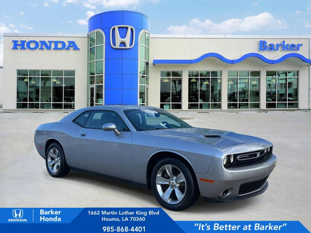 2015 Dodge Challenger SXT RWD photo