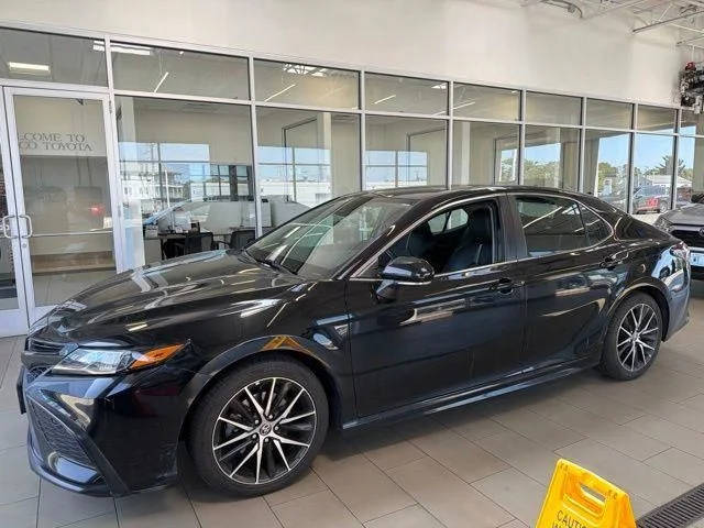 2022 Toyota Camry SE AWD photo