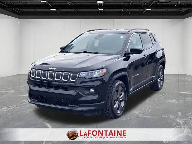 2022 Jeep Compass Latitude Lux 4WD photo
