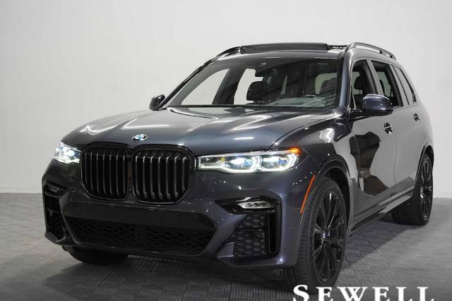 2022 BMW X7 M50i AWD photo