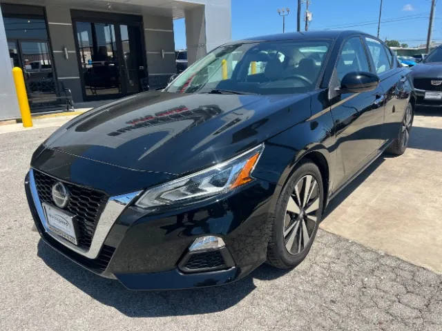 2022 Nissan Altima 2.5 SV FWD photo