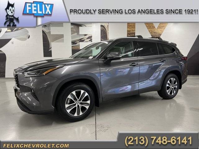 2022 Toyota Highlander XLE FWD photo