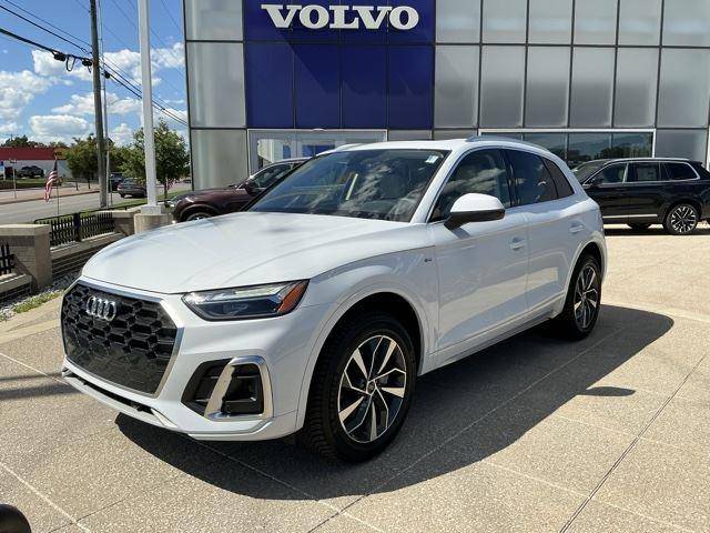 2022 Audi Q5 S line Premium Plus AWD photo