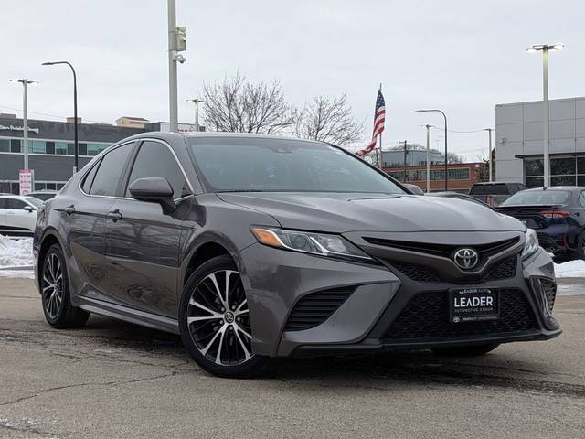 2020 Toyota Camry SE FWD photo