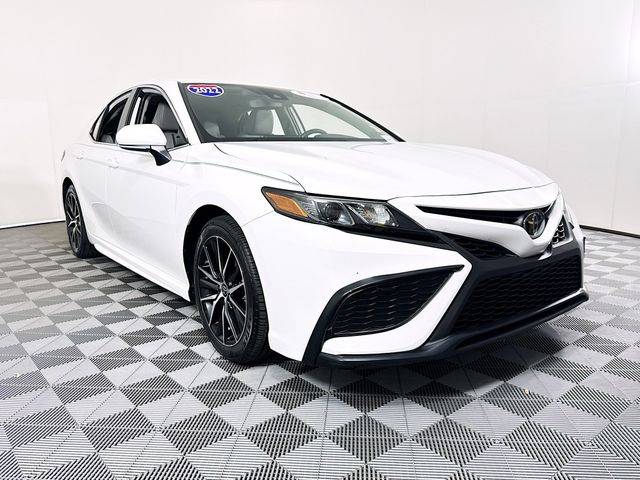 2022 Toyota Camry SE FWD photo