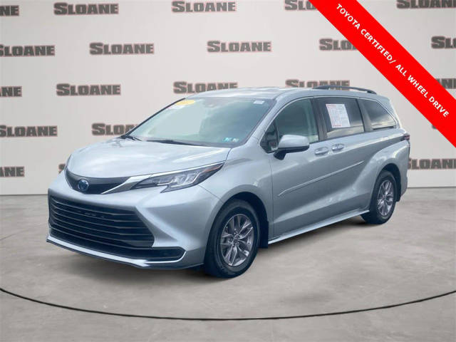 2022 Toyota Sienna LE AWD photo