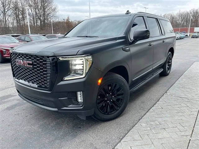 2022 GMC Yukon XL Denali 4WD photo