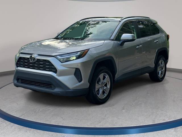 2022 Toyota RAV4 XLE FWD photo