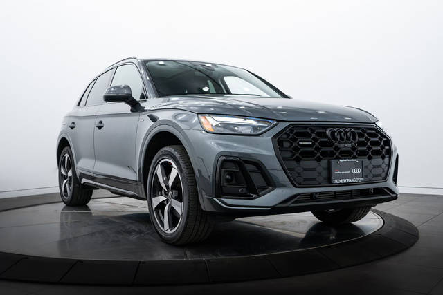 2022 Audi Q5 S line Premium Plus AWD photo