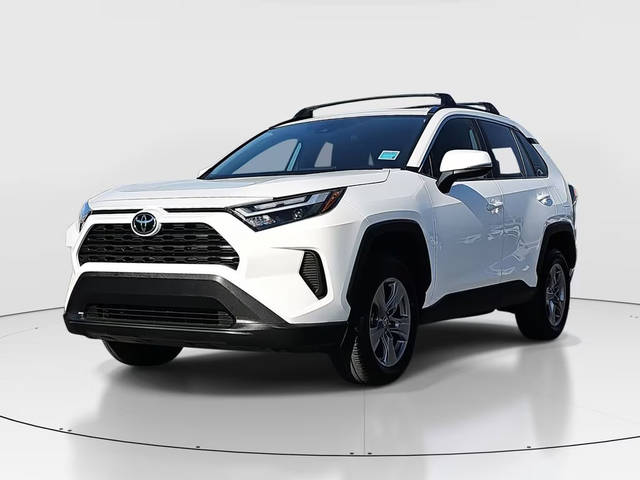 2022 Toyota RAV4 XLE FWD photo