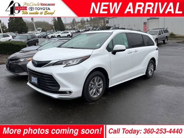 2022 Toyota Sienna XLE AWD photo