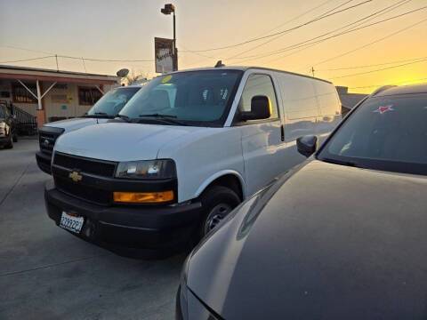 2019 Chevrolet Express Cargo  RWD photo