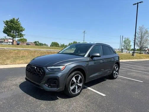 2022 Audi Q5 S line Prestige AWD photo
