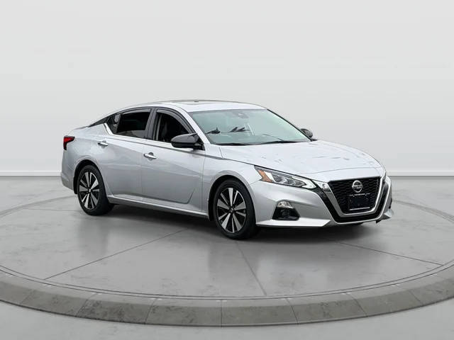 2022 Nissan Altima 2.5 SL FWD photo
