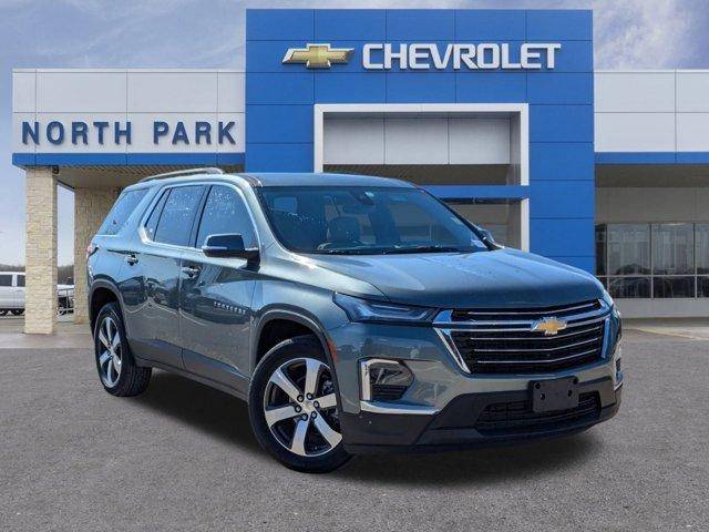 2022 Chevrolet Traverse LT Leather FWD photo