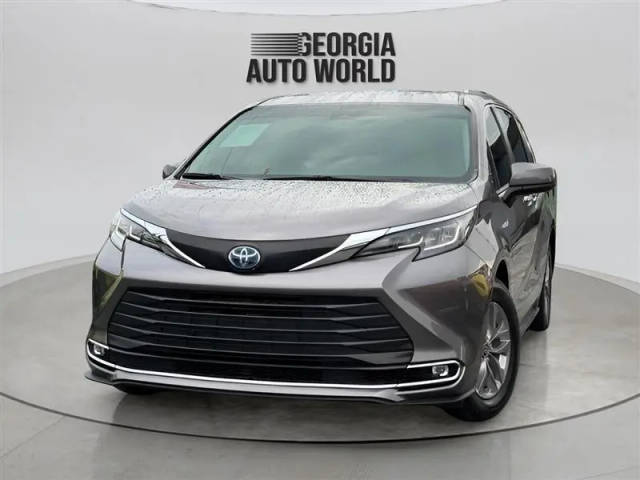 2021 Toyota Sienna XLE FWD photo