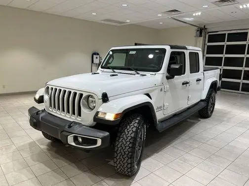 2022 Jeep Gladiator Overland 4WD photo