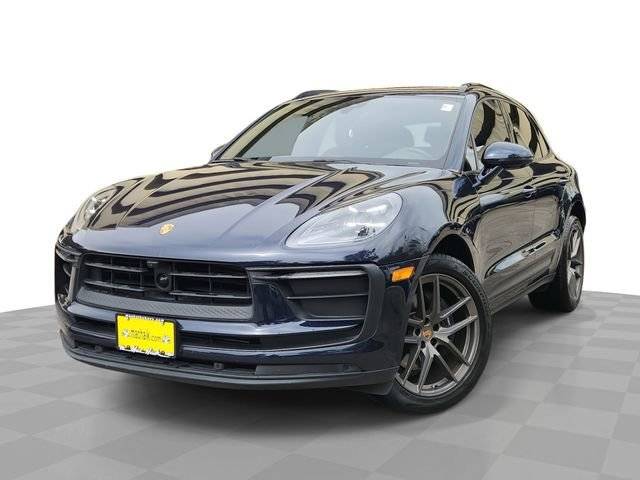 2022 Porsche Macan AWD photo