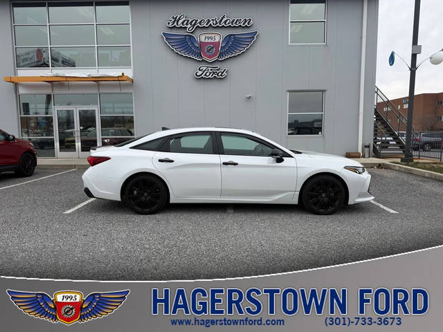 2022 Toyota Avalon Hybrid XSE Nightshade FWD photo