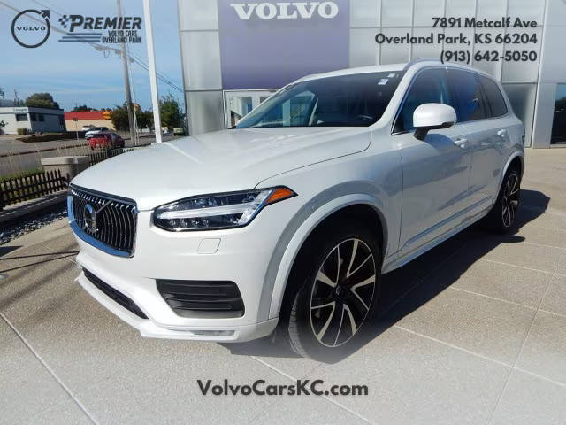 2022 Volvo XC90 Momentum AWD photo