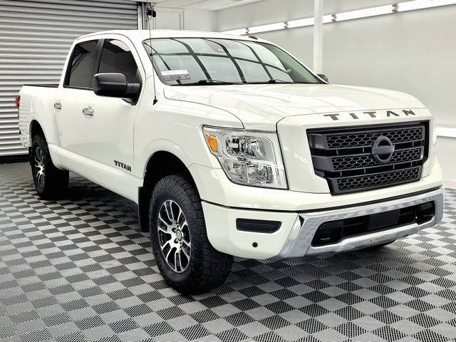 2021 Nissan Titan SV 4WD photo