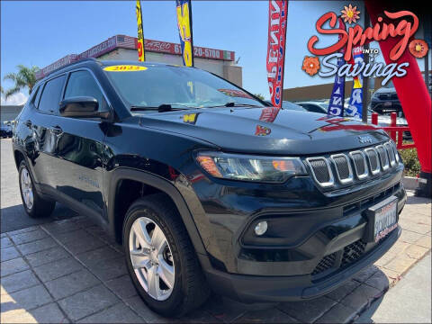 2022 Jeep Compass Latitude 4WD photo