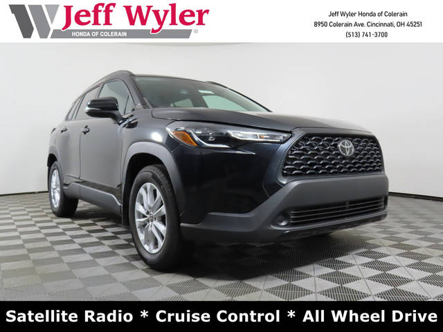 2022 Toyota Corolla Cross LE AWD photo