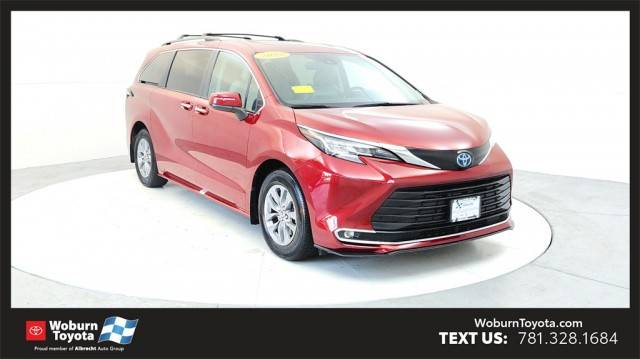 2022 Toyota Sienna XLE AWD photo