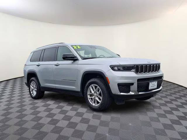 2022 Jeep Grand Cherokee L Laredo 4WD photo