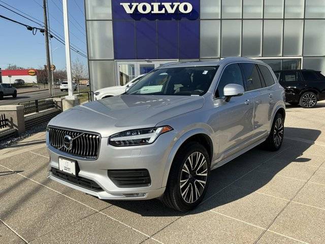 2022 Volvo XC90 Momentum AWD photo